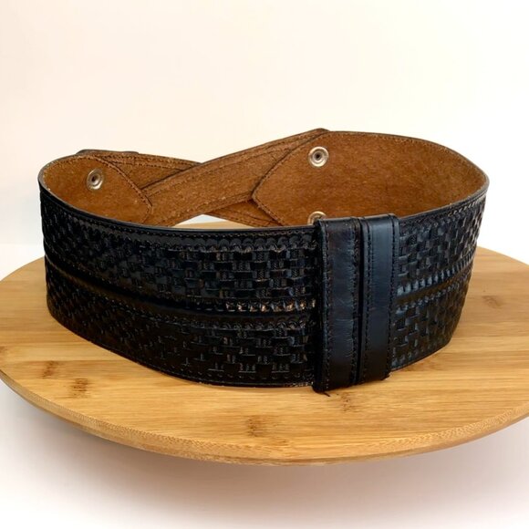 Vintage 80's Wide Black Leather Belt Conchos Beads & Hand-Tooled 24–30.25” - Picture 13 of 14